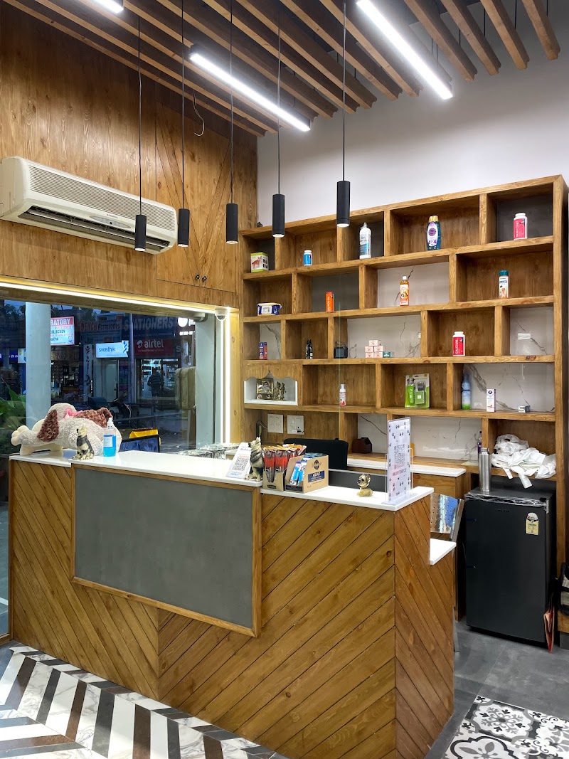 ANIL'S 22 - THE PET SHOP — Photo 4