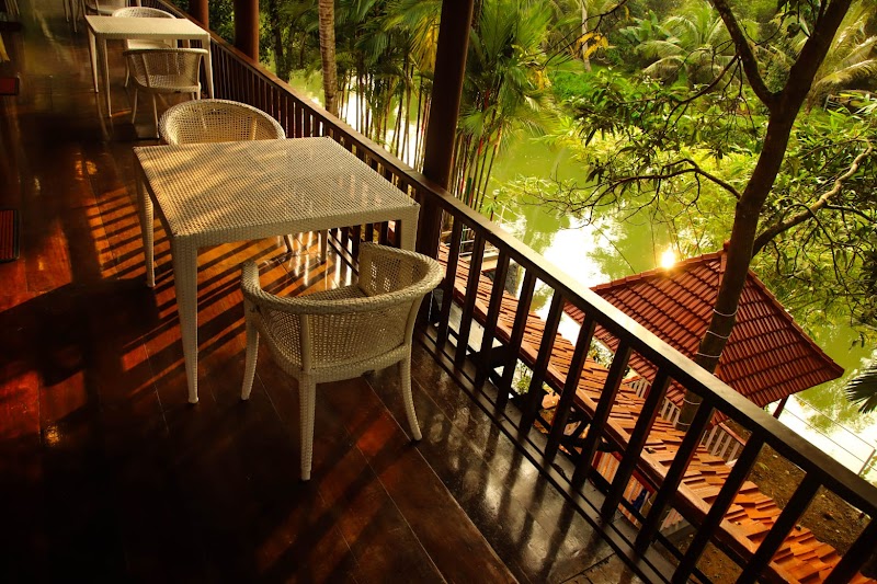 Backwater Retreat Resort — Photo 3