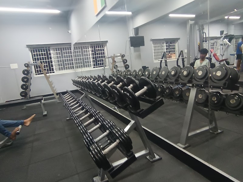 MAD DOG LIFTING CLUB — Photo 4