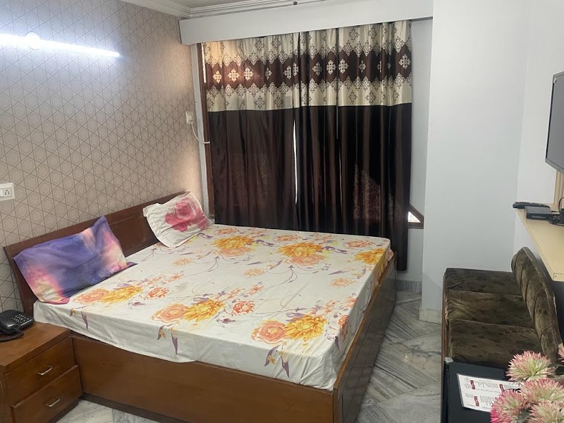 OYO 75863 Hotel Prem Prakash