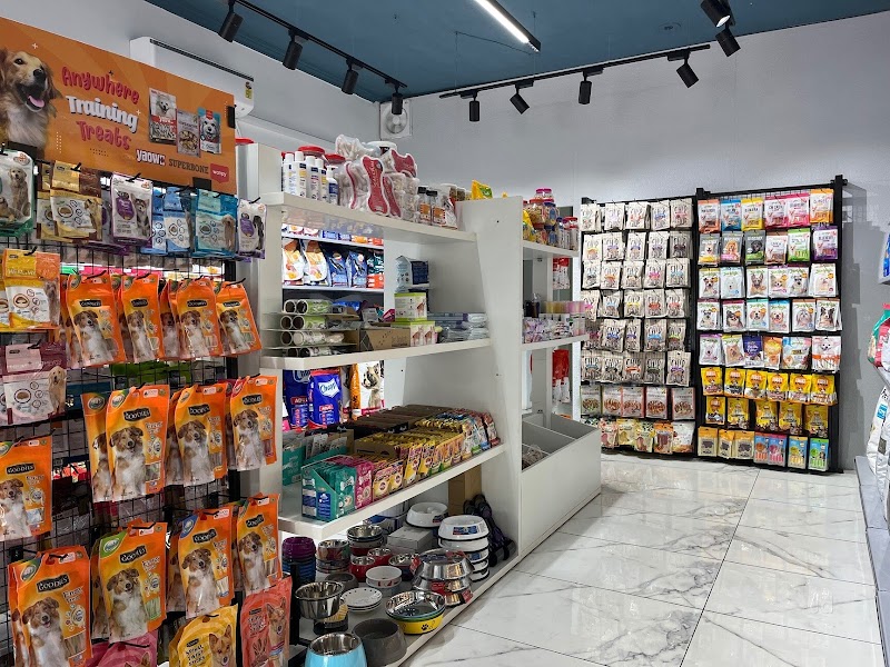 Petz Walk — Photo 2