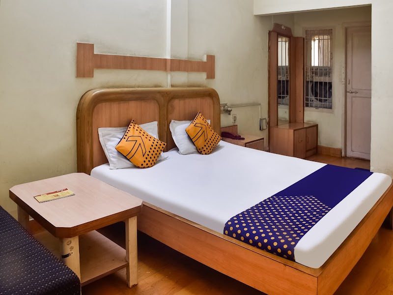 Super OYO Hotel Hariom Palace