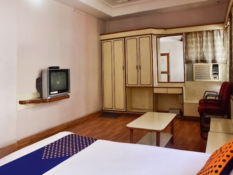 Super OYO Hotel Hariom Palace — Photo 2